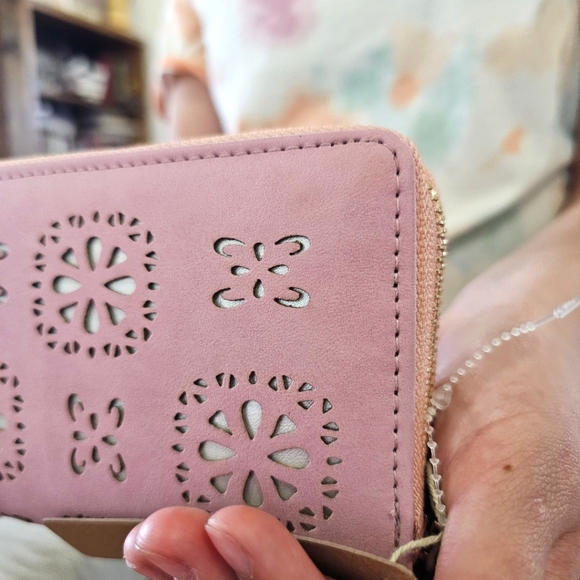NWT justin and taylor dusty pink wallet - Picture 3 of 5